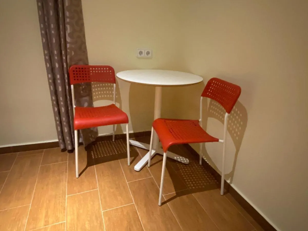 Hostal Granvia 628 Барселона Хостел
