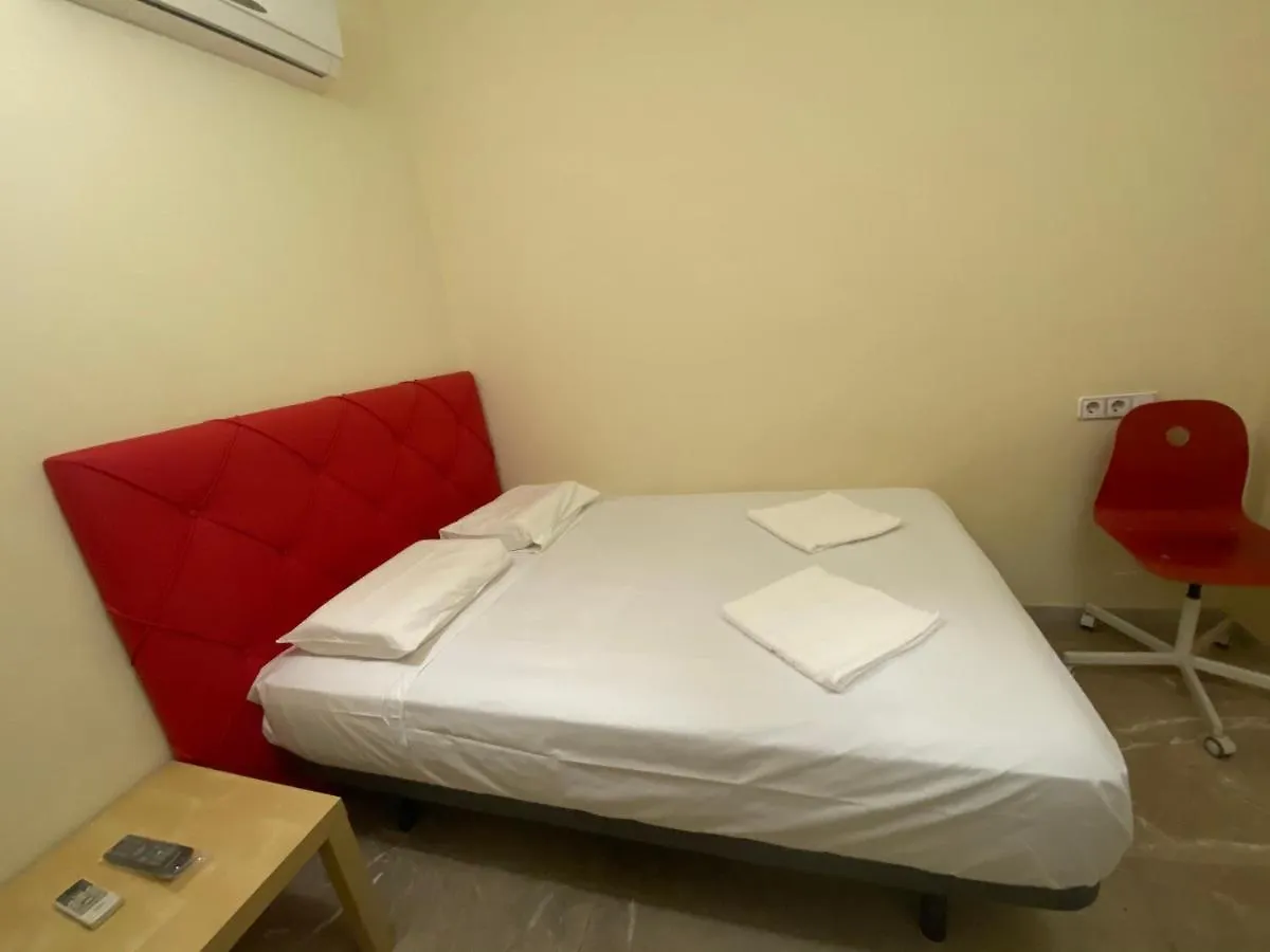 Hostal Granvia 628 Барселона 0*,