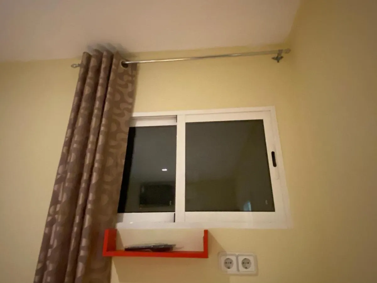 Hostal Granvia 628 Барселона Хостел