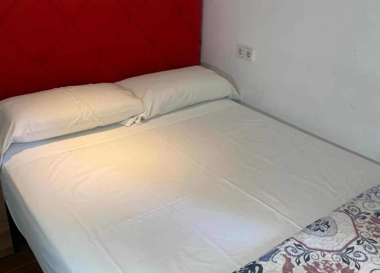Hostal Granvia 628 Барселона Хостел