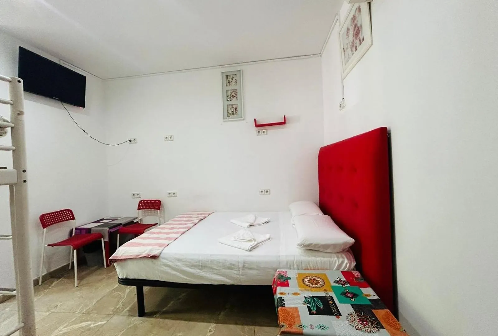 Hostal Granvia 628 Барселона 0*,